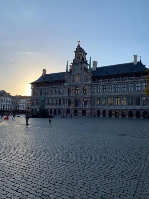 Hippe Studio In Historisch Gebouw In Oude Centrum 安特卫普 外观 照片